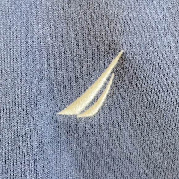 NAUTICA | NAUTICA MEN’S BLUE & GRAY SIZE MEDIUM COLLARED SWEATSHIRT - Picture 3 of 8